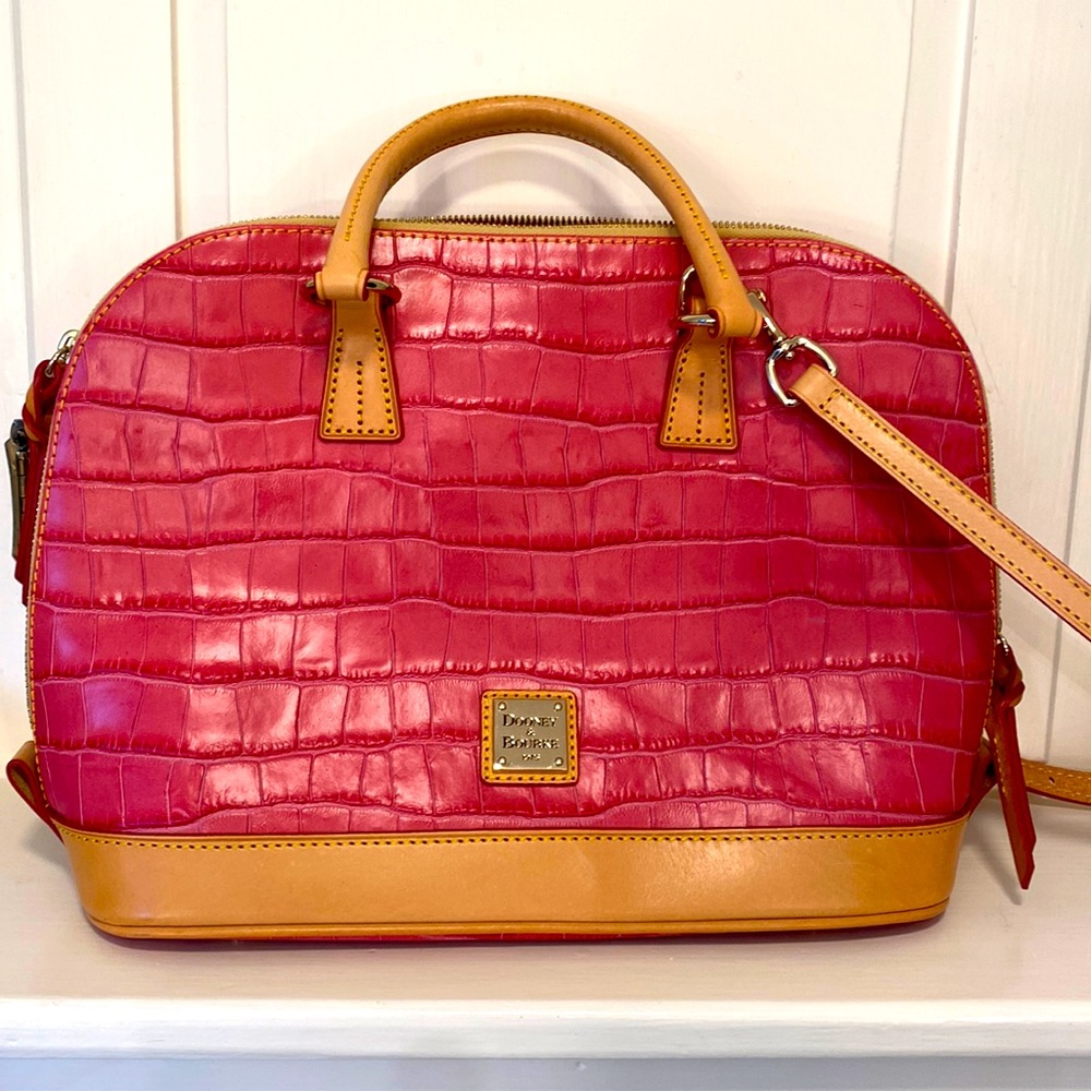 Dooney & Bourke Beautiful handbag